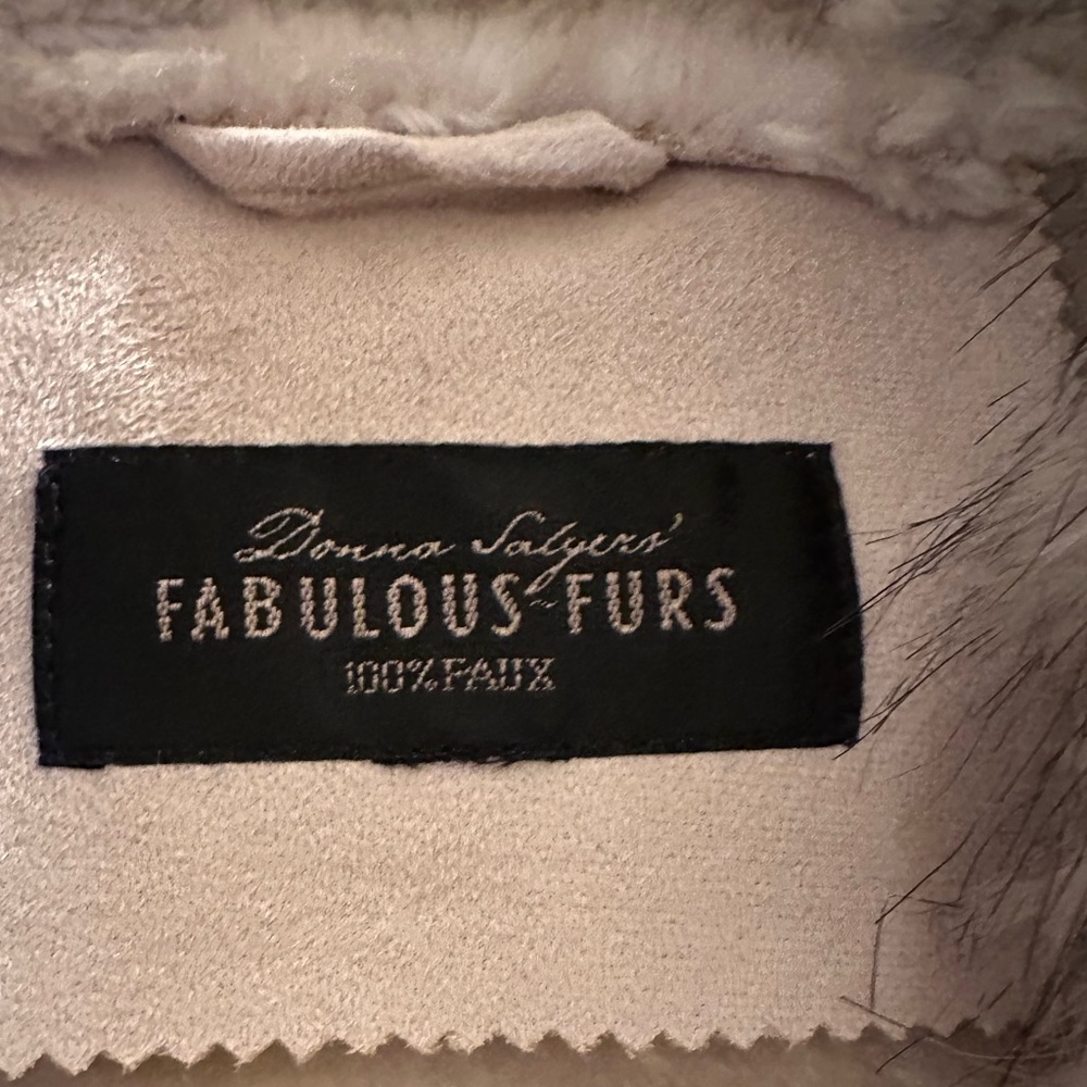 Donna Slayers Faux Fur trimmed suede coat!